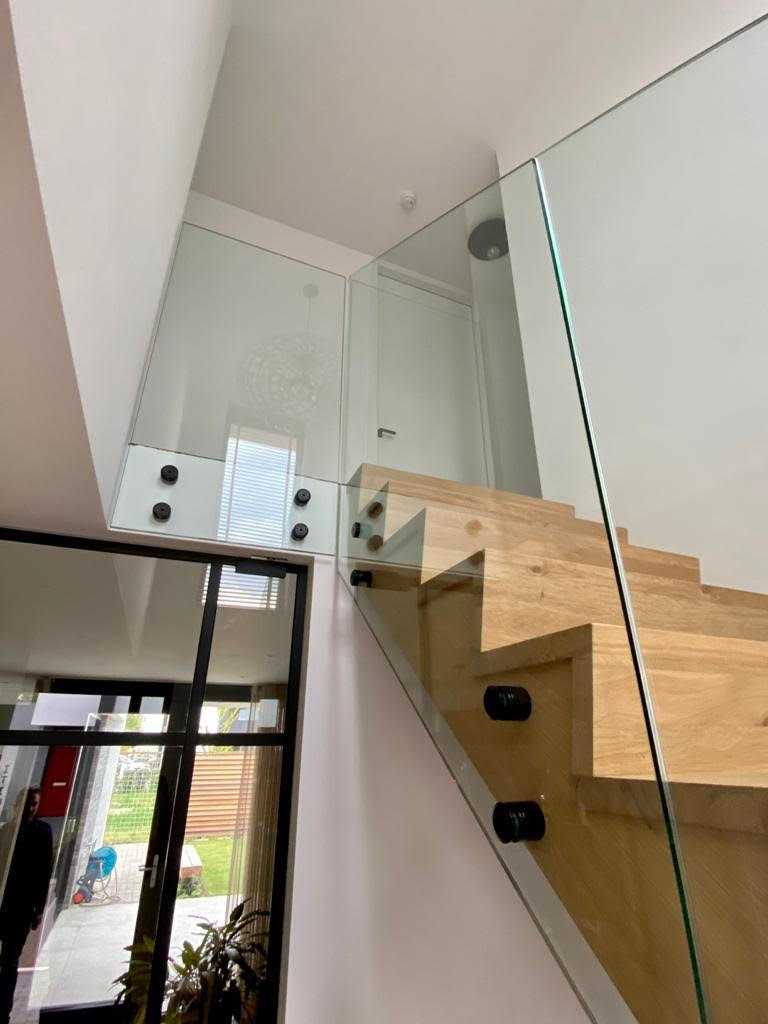 Voordelen van glazen balustrades